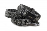 Halsband Abstract Flower Black mit der Leine