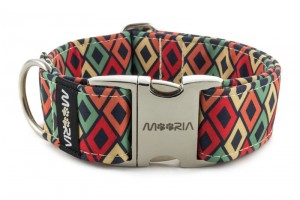Halsband mit Metallklemme